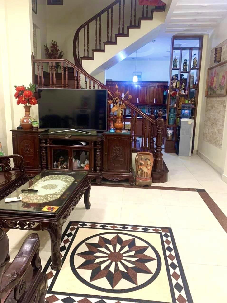 5.5 tỷ nhà đẹp ở ngay Lê Đức Thọ 52m2 x 6T, 4 bánh đỗ cửa, ngõ thông.