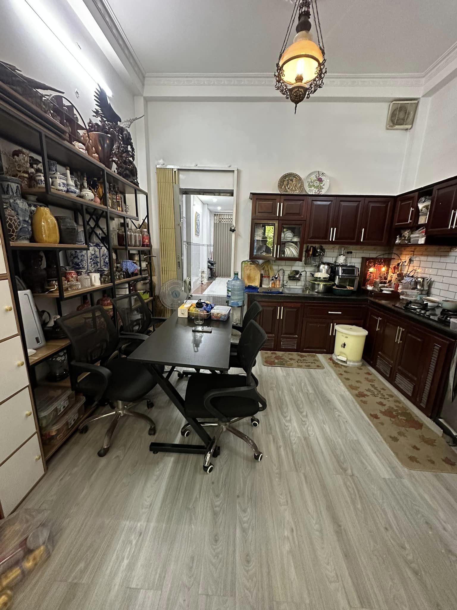 BÁN GÂP NHÀ HXH Bờ Bao Tân Thắng, Tân Phú 6 tầng 72m2 (4x18). Nhà đẹp ở ngay. Giá chỉ 8,8 tỷ.