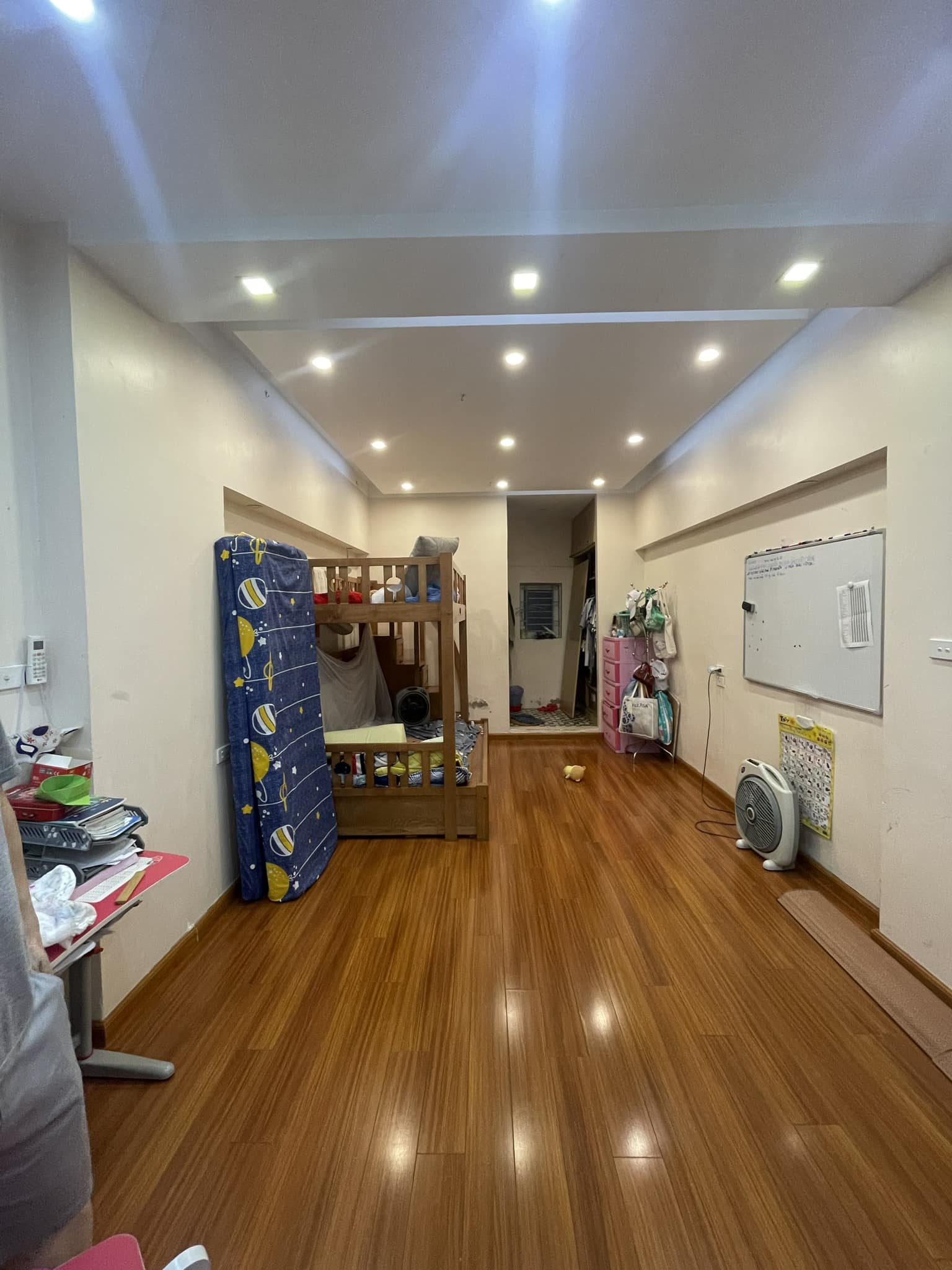 294 Đội Cấn, nhà 40m2 nhỉnh 3 tỷ, trung tâm Ba Đình ở luôn.