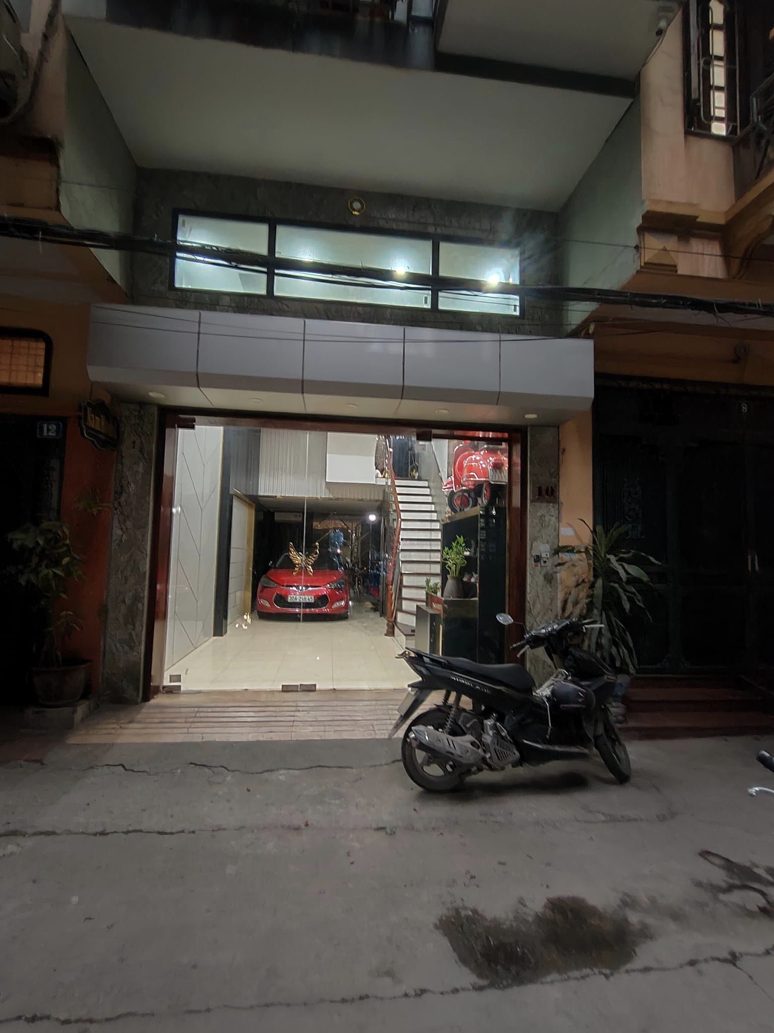 Cần Tiền Bán nhà Đường Nguyễn Chí Thanh Dt 41m2 6 tầng Mt 4.1m Giá 14.6 tỷ Đống Đa