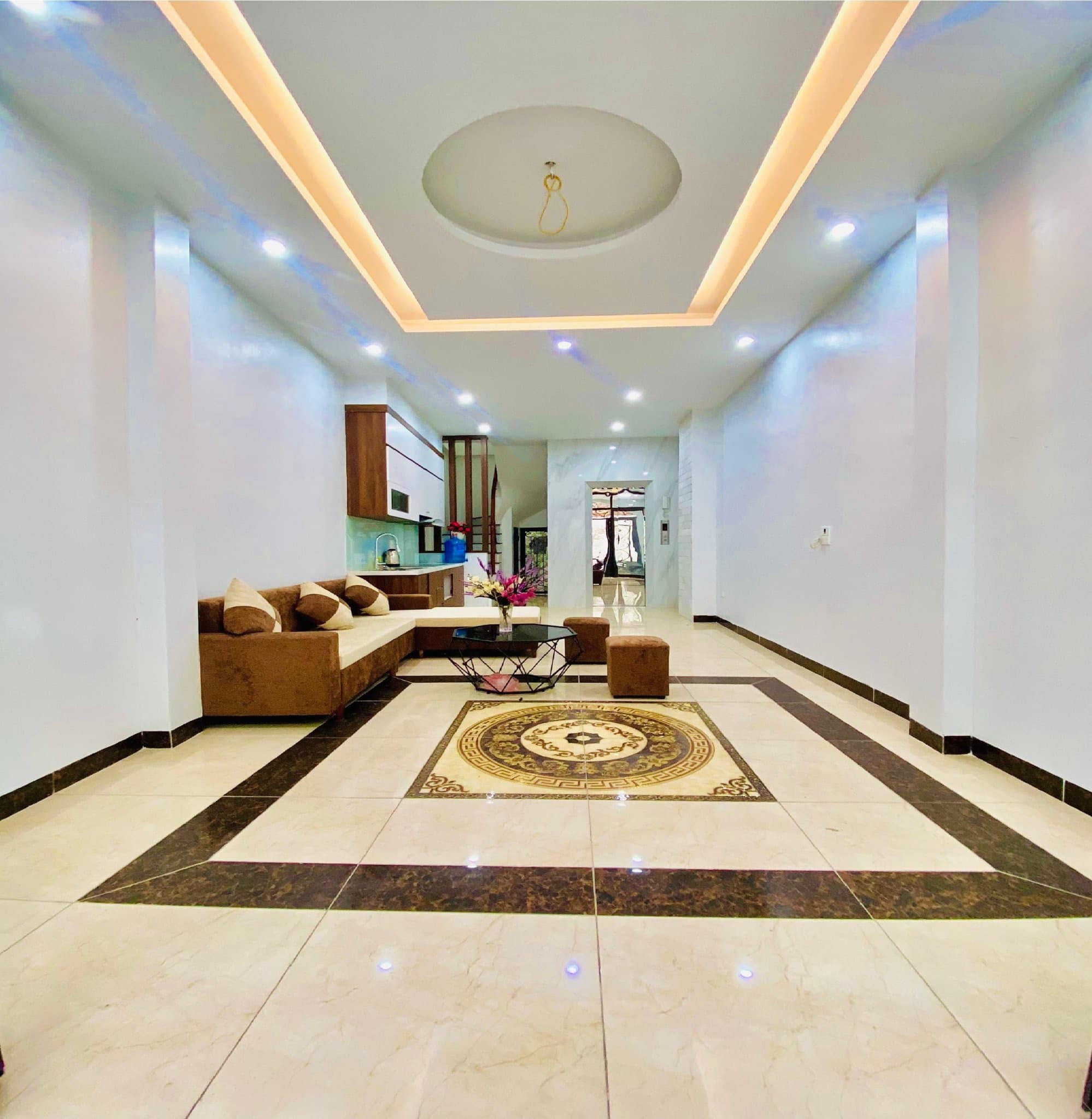 Bán nhà ngõ 64 Cổ Linh 55m x 6T thang máy giá chỉ 8.5 tỷ có TL