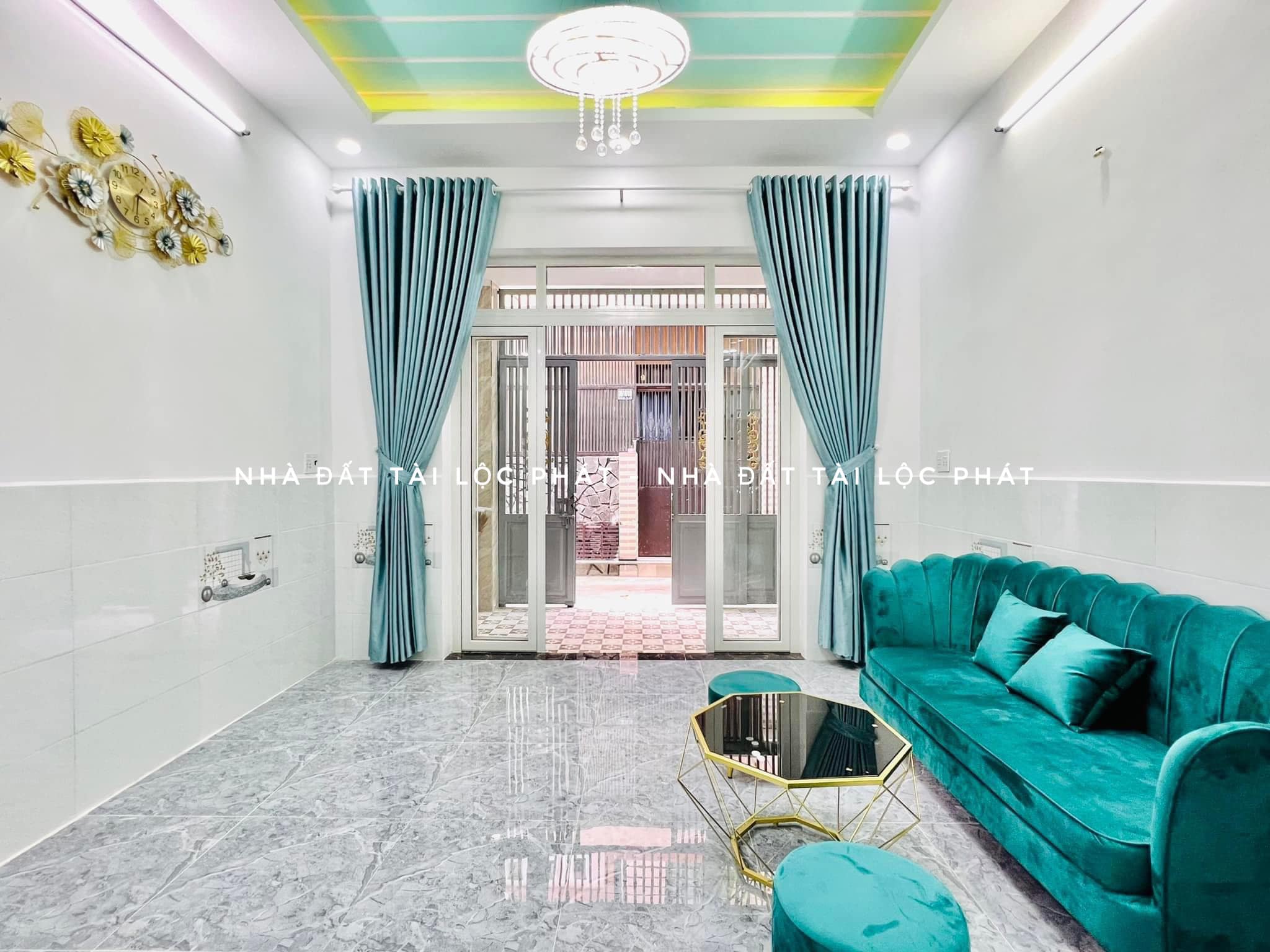 Bán nhà Phố Huế Hai Bà Trưng 23/30m2 x 4 tầng, MT 3.7 m giá 5 tỷ