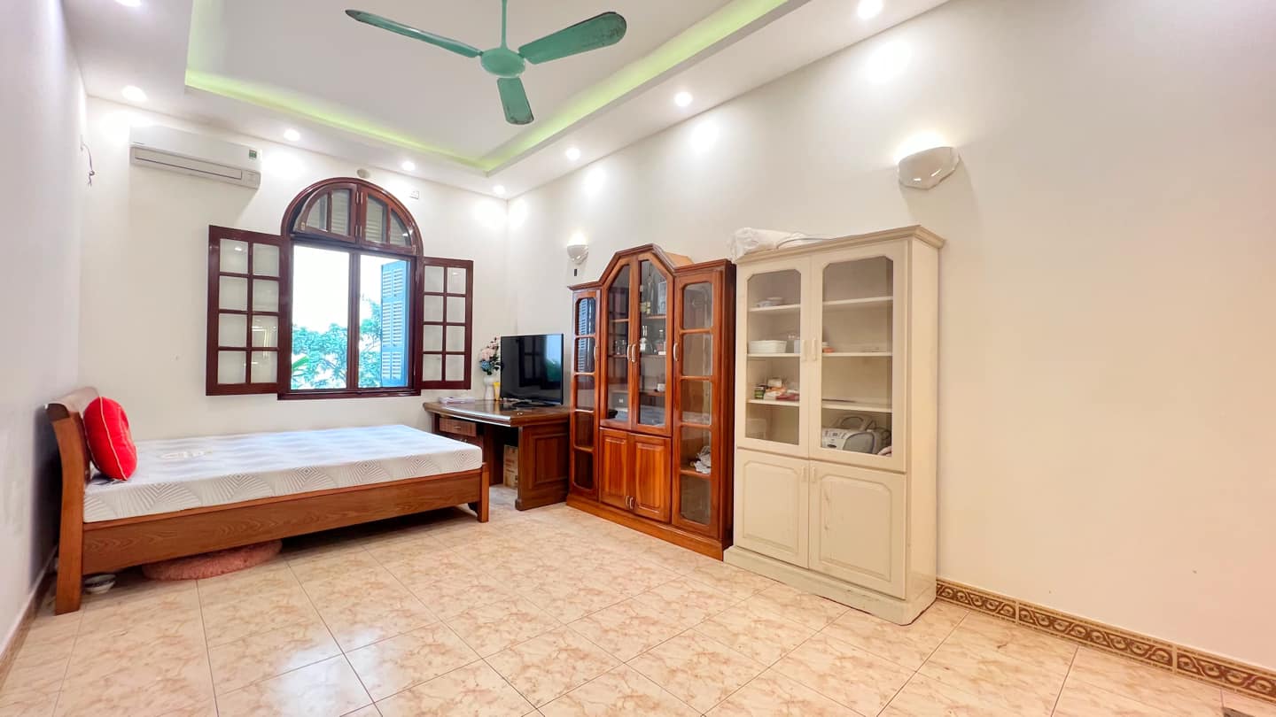 BIỆT THƯ MẶT PHỐ TÂY HỒ THIẾT KẾ PHONG CÁCH CHÂU ÂU, CÓ GARA OTO 104M2 4T MT 9M GIÁ 39 TỶ