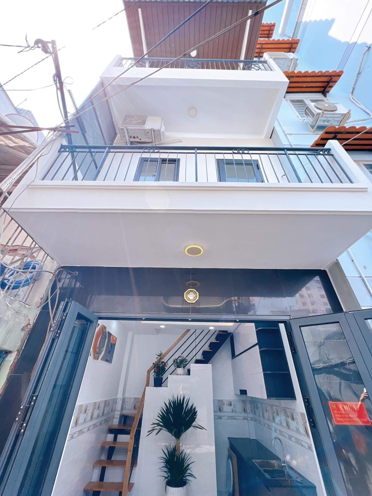 Bán Nhà QUẬN 4 Khánh Hội - Chỉ 2 tỷ 5 Nhà đẹp 3 Tầng nỡ hậu - Giá TL.