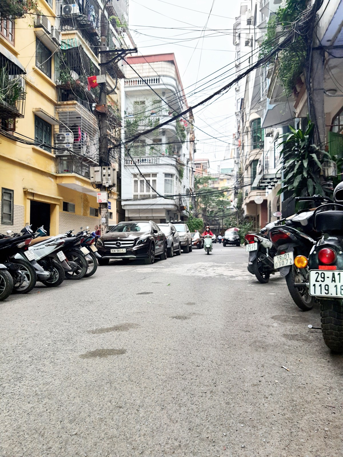 Bán nhà Linh Lang Phân lô, Vỉa hè, Ô tô tránh, Kinh doanh sầm uất 88m2 MT 6,3m 6tầng