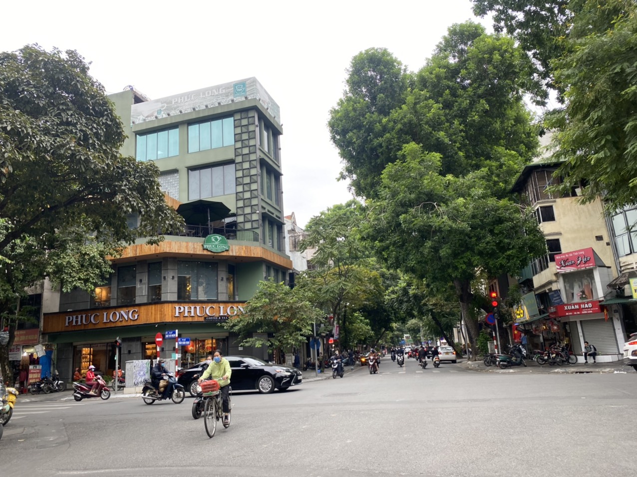 Bán nhà phân lô- kinh doanh- nhà hàng- ở sướng- gần mặt phố Giảng Võ- 100m2- mt:8m- 30 tỷ