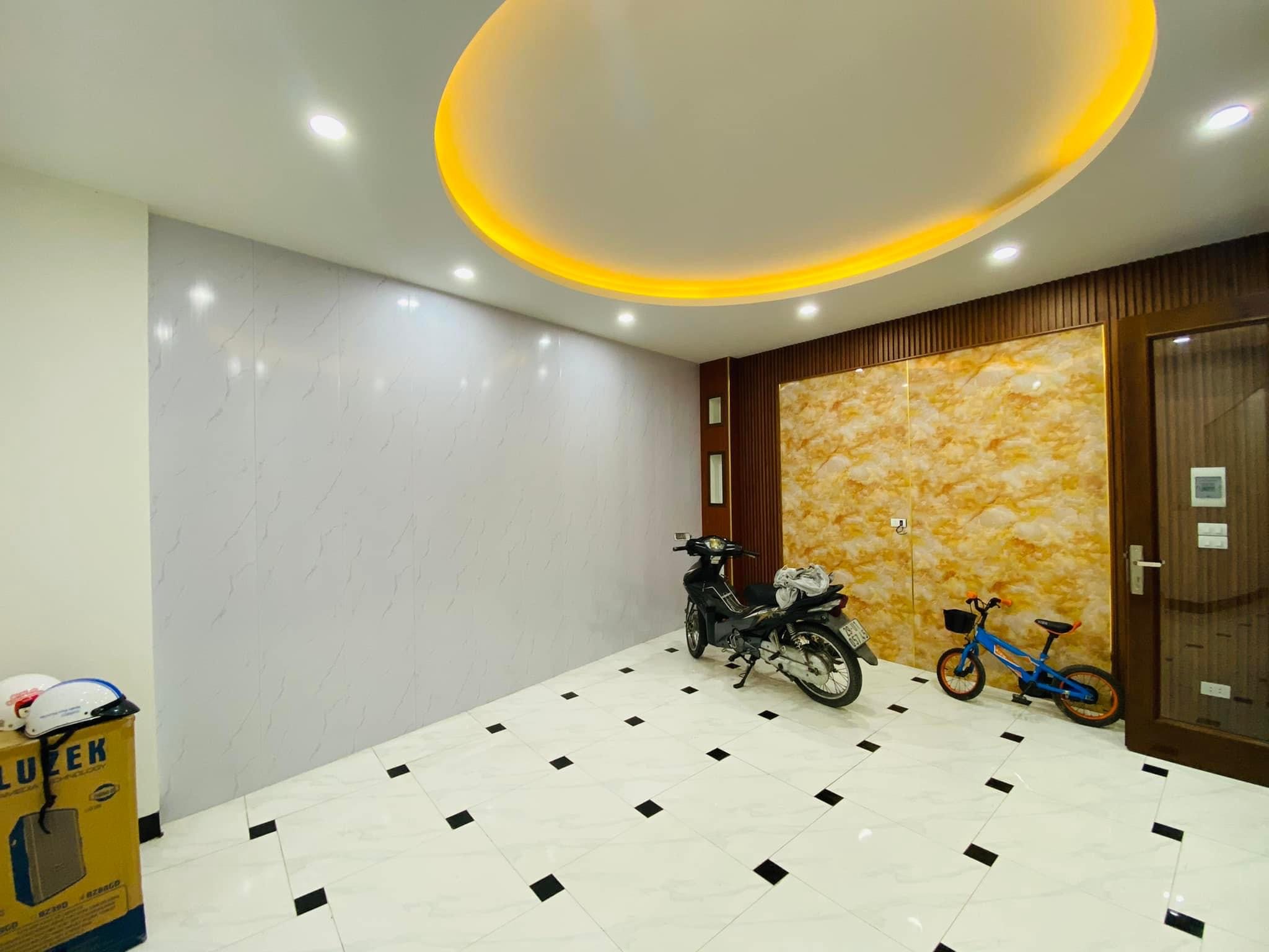 Bán nhà Khương Hạ, Thanh Xuân 37m2, 5 tầng, giá 3.9 tỷ, ô tô đỗ cổng, ngõ thông