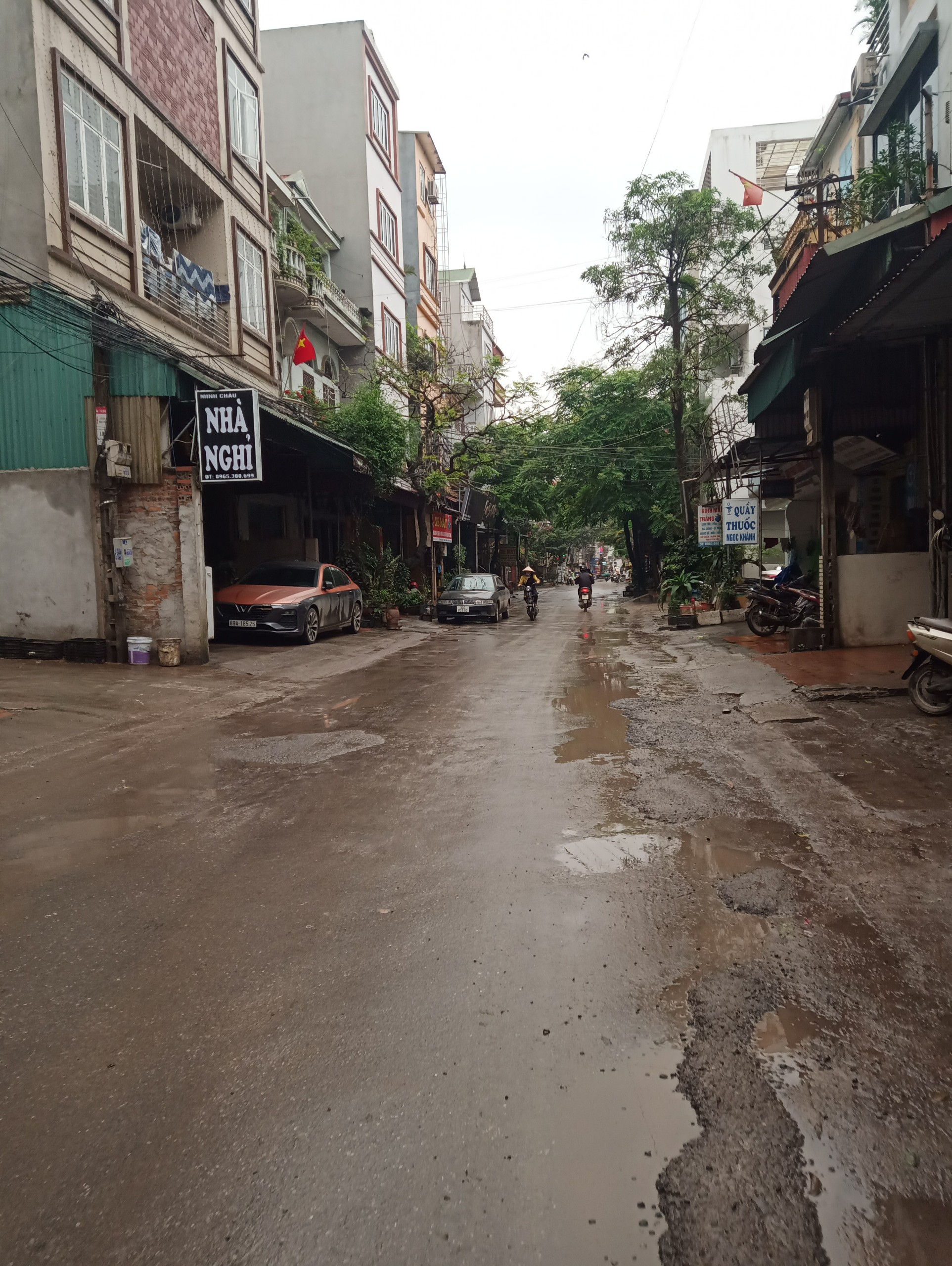 Bán nhà 5 tầng ngay gần trường Tài Chính – Vị trí đẹp, kinh doanh tốt, Giá chỉ 5 tỷ