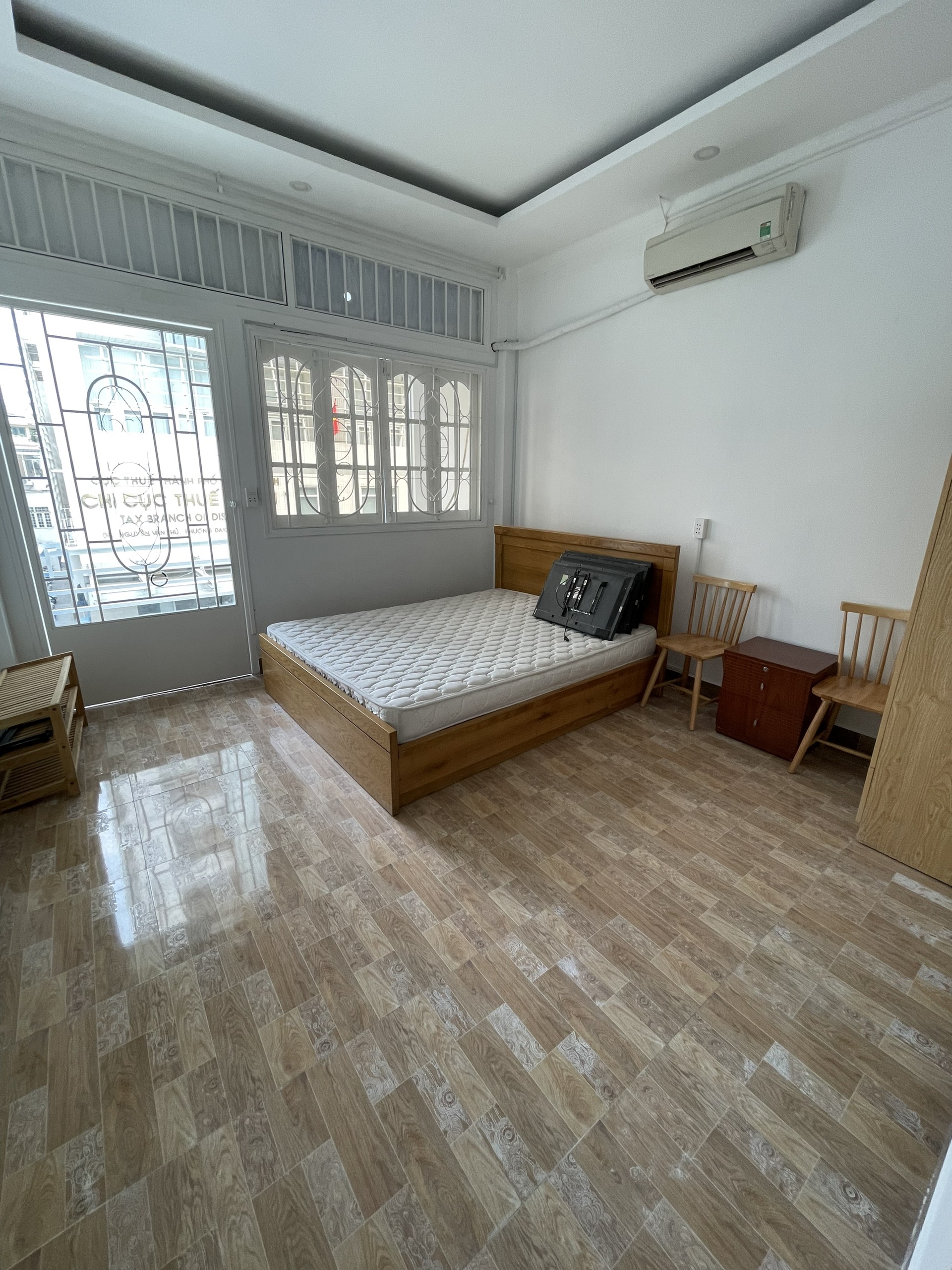 Cho thuê nhà MT Nguyễn Văn Thủ. 12P full nội thất CHDV + 1MBKD. Giá: 67 tr/th