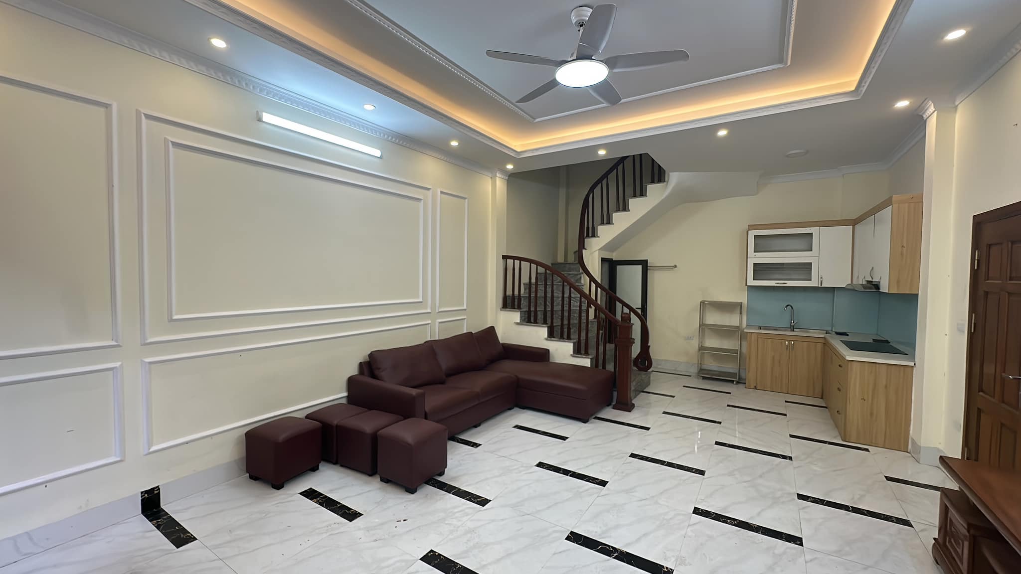 Siêu phẩm Ngọc Thụy - Long Biên ,44m2 - mt 5,2m - nhỉnh 4 tỷ