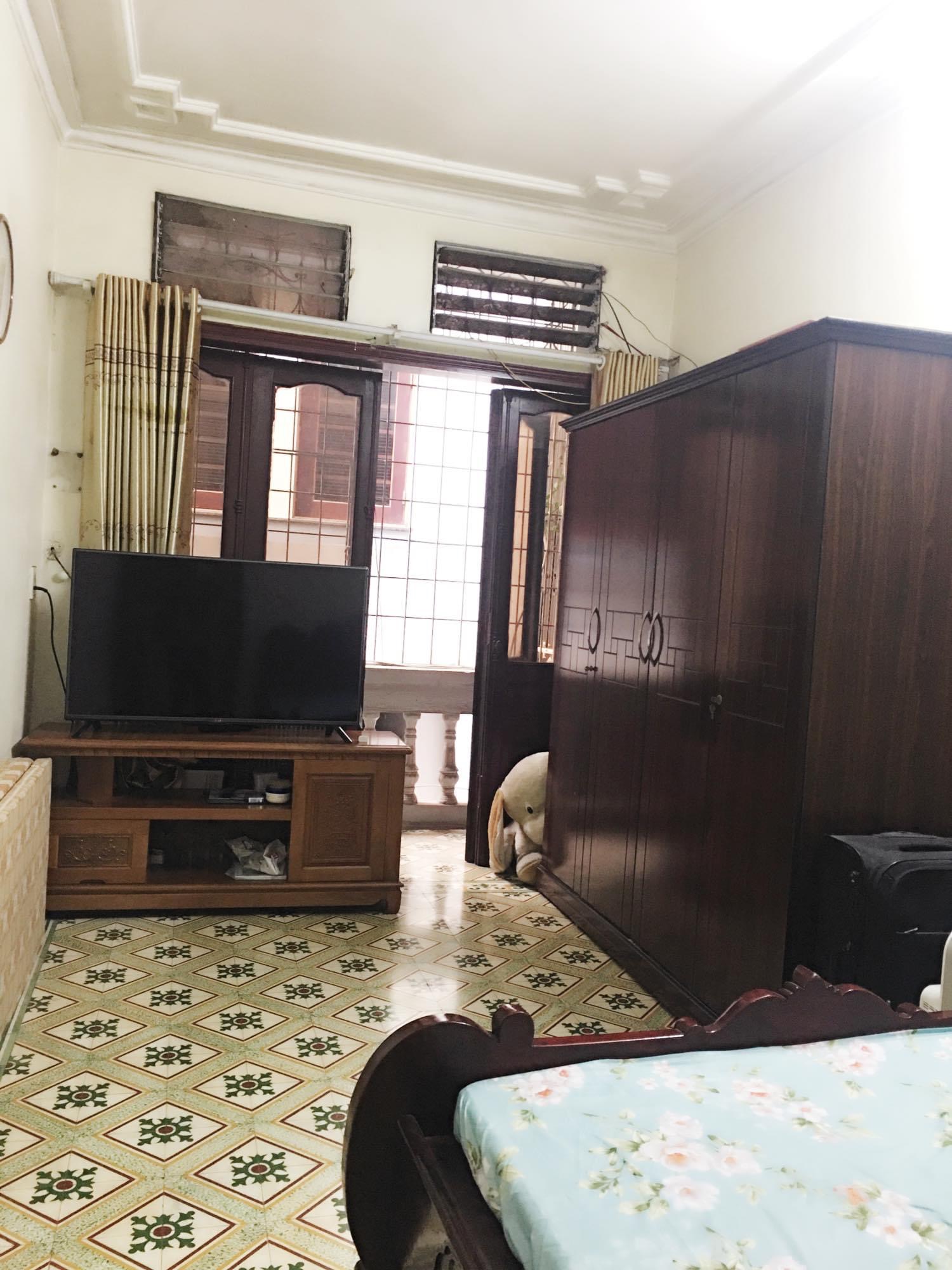 Bán nhà Hương Viên - HBT -25 m-4 tầng- 4,7 tỷ( có thương lượng) -Cách đường ô tô 10 m, mấy bước là ra hồ Hai Bà Ngõ nông