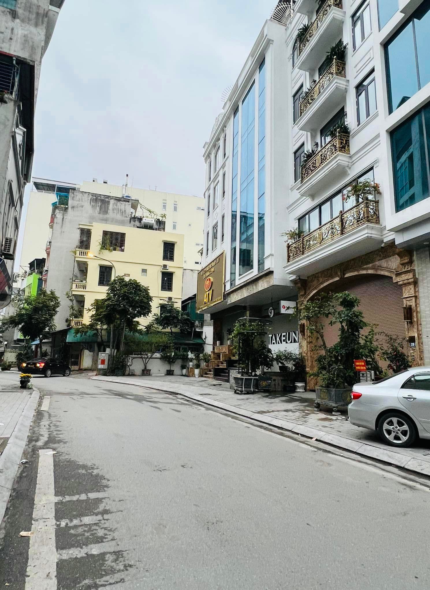 Bán nhà Phố Lạc Long Quân Ô tô Kinh Doanh Lô Góc Thang Máy 7 tầng 11,5 tỷ