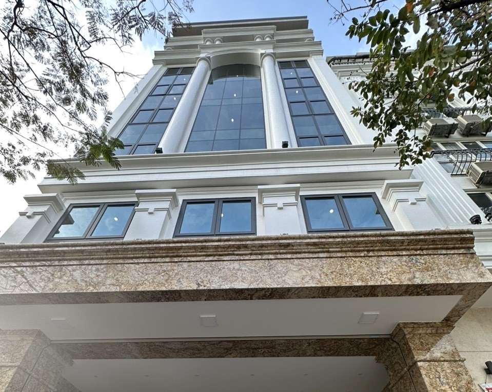 MÁY IN TIỀN 3 TỶ/NĂM, Tòa căn hộ dịch vụ Lạc long Quân, ô tô, 10 tầng, 140m, khoảng 40 tỷ.