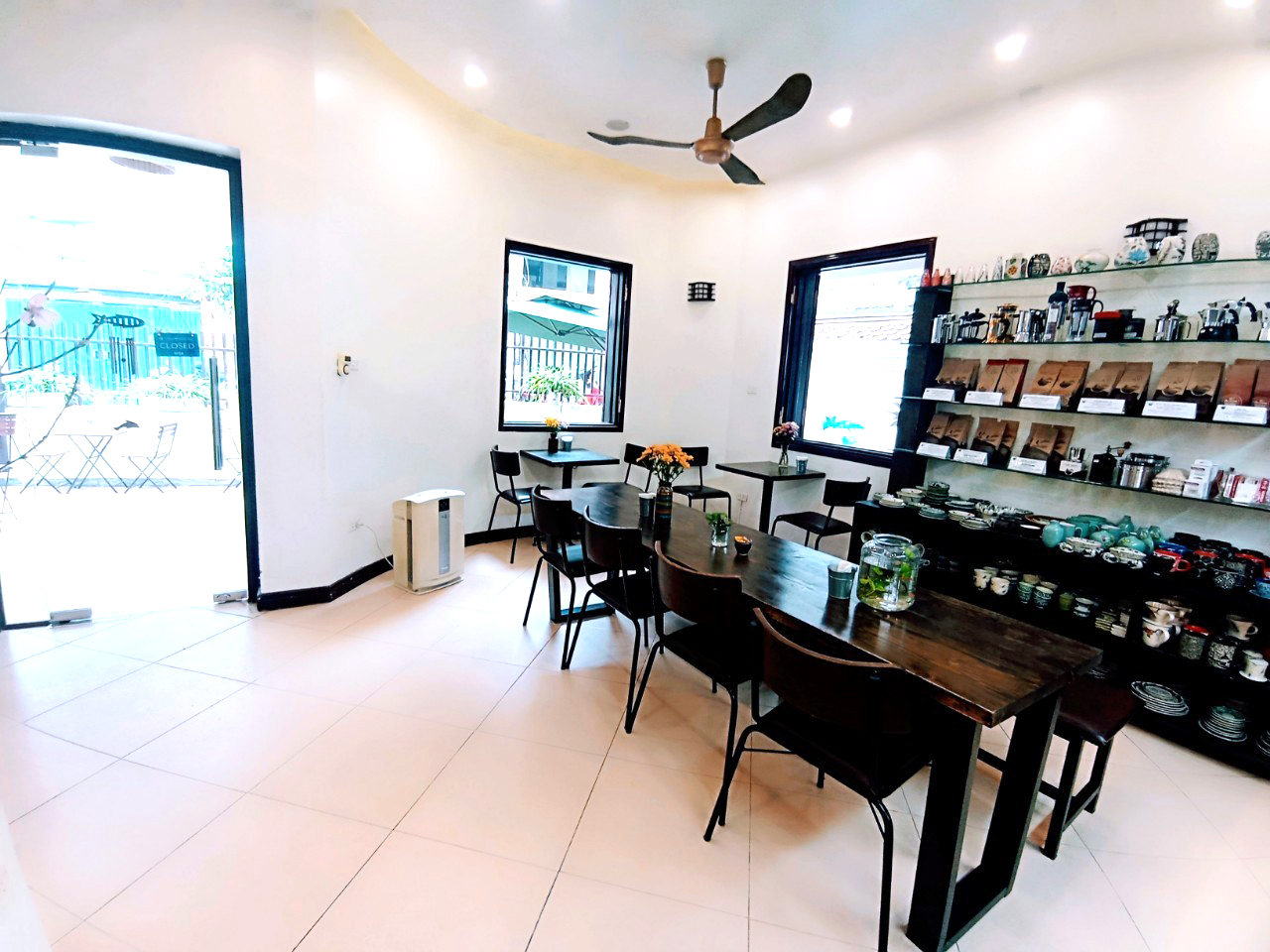 BIỆT THỰ SÂN VƯỜN MẶT PHỐ TÔ NGỌC VÂN, TÂY HỒ, 180M2 x 4T, MT 15M, LÔ GÓC, HIẾM ĐẸP