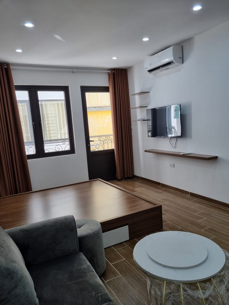 BÁN TÒA CĂN HỘ DỊCH VỤ DÒNG TIỀN 1,2 TỈ / NĂM TẠI VÕNG THỊ TÂY HỒ 92 m2 x 7 tầng MT 4,8 M GIÁ 21,5 TỈ