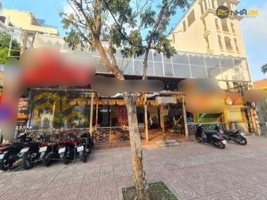 Cho thuê góc 2 MT Nguyễn Thông. DT: 15m x 31m. Giá: $12.000