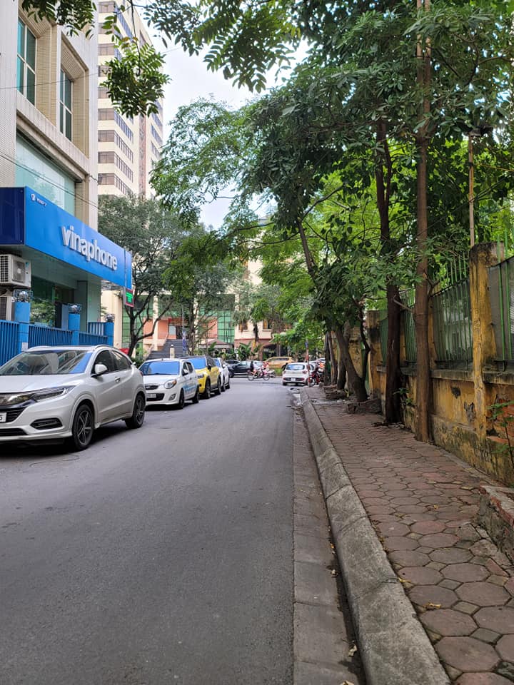 BÁN NHÀ PHỐ VÕNG THỊ TÂY HỒ, VÍP, DIỆN TÍCH 100M2, 8 TẦNG THANG MÁY, GIÁ 33 TỶ