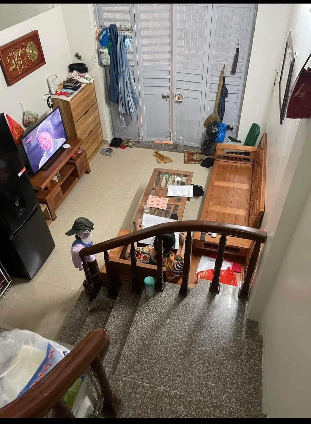 Bán nhà Đê Trần Khát Chân 30m-4 tầng -2,6 tỷ + Nhà xây mới chỉ việc xách va li về ở ngay + Gần chợ, kinh