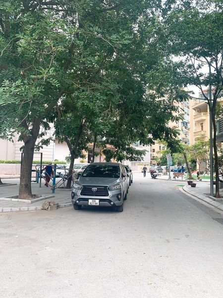 BÁN NHÀ CŨ LẠC LONG QUÂN - 3 TẦNG - 72M2 - LÔ GÓC - VỊ TRÍ NGÕ THÔNG - Ô TÔ VÀO NHÀ - SÁT CHỢ - GẦN HỒ TÂY