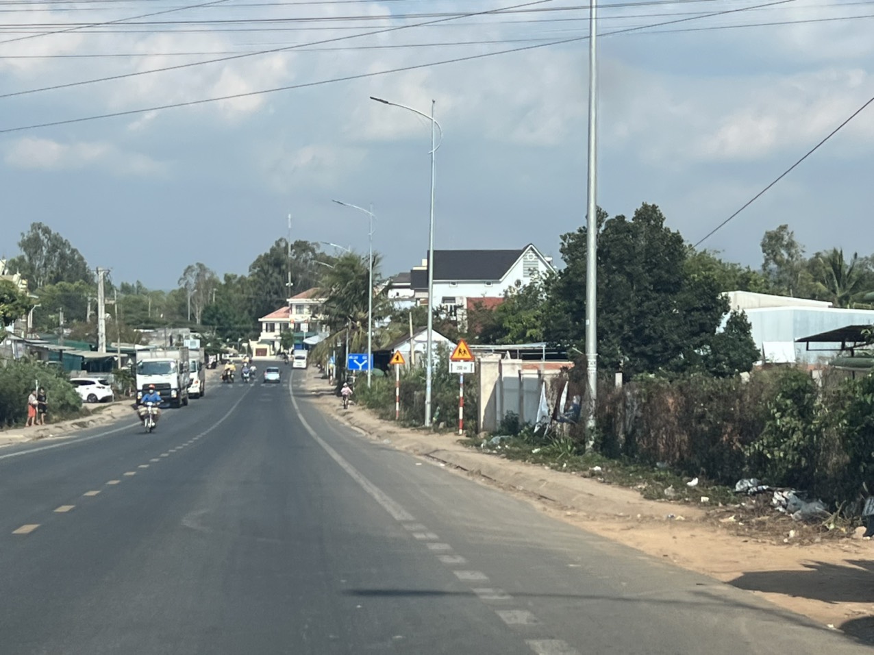 : Cần bán 7m x 42m có 100m2 đất ở, Đc xã Phú Hội, huyện Đức Trọng, Lâm Đồng.