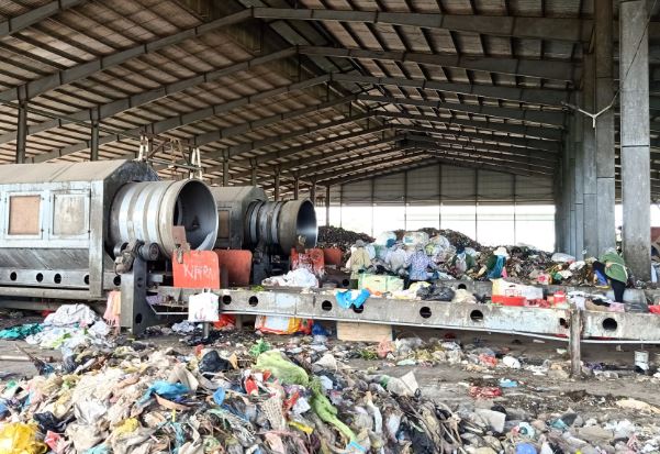 Bán nhà máy xử lý rác thải Miền Trung với tổng diện tích 10ha và công suất xử lý 400 tấn rác mỗi ngày, sử dụng 6 lò đốt công nghệ Liên Bang Nga.