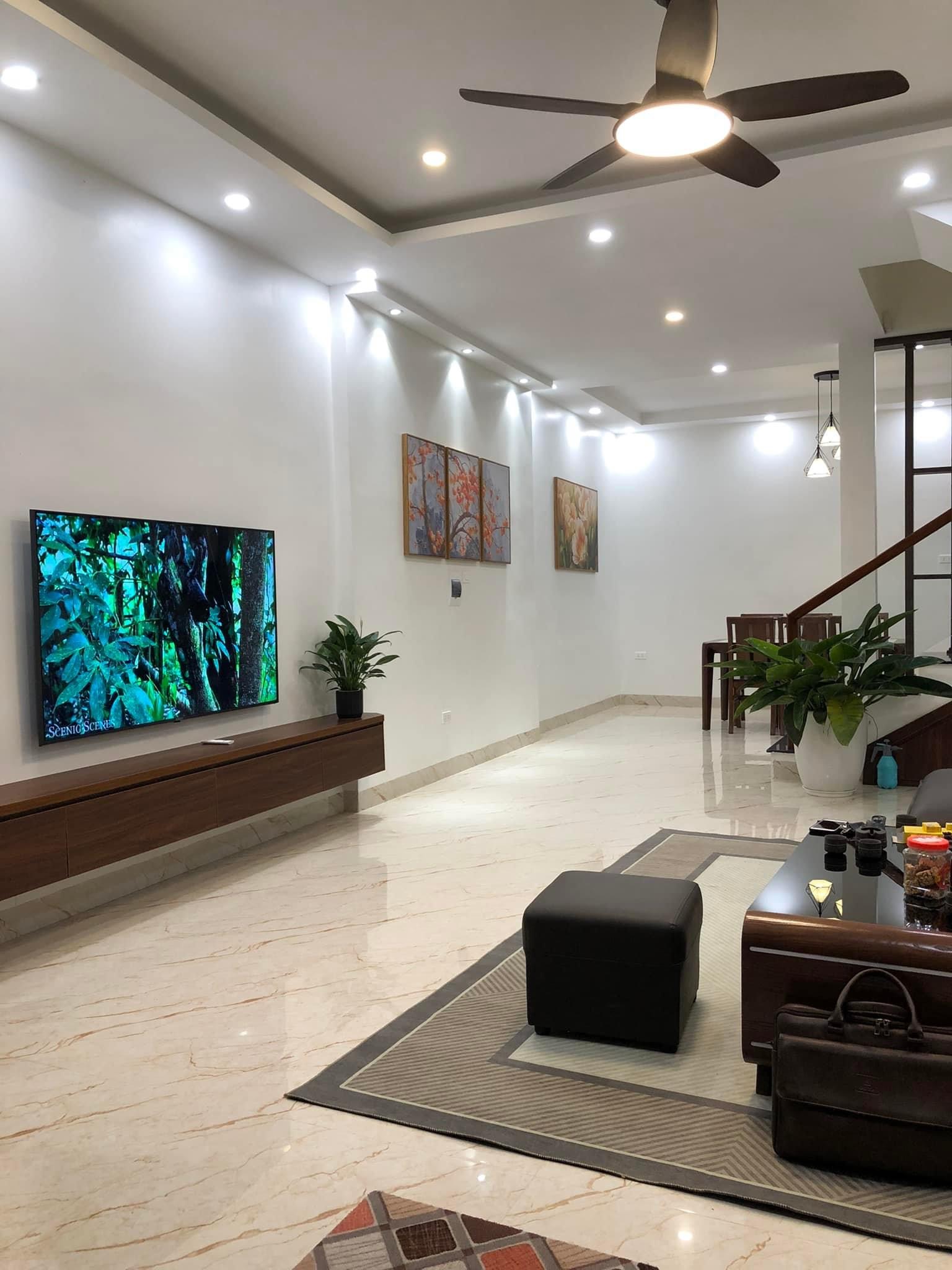 BÁN NHÀ MAI ĐỘNG QUẬN HOÀNG MAI - 50M 4 TẦNG MT 5M - NHỈNH 6 TỶ BA GÁC VÀO NHÀ CÁCH OTO 15M 2 THOÁNG VĨNH VIỄN NHÀ CỰC ĐẸP