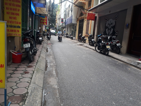 Bán nhà phân lô phố Yên Lãng. Dt 30m2 x 5T, MT 4m. ngõ + vỉa hè ô tô tránh, kd tốt. Giá 4,2 tỷ.