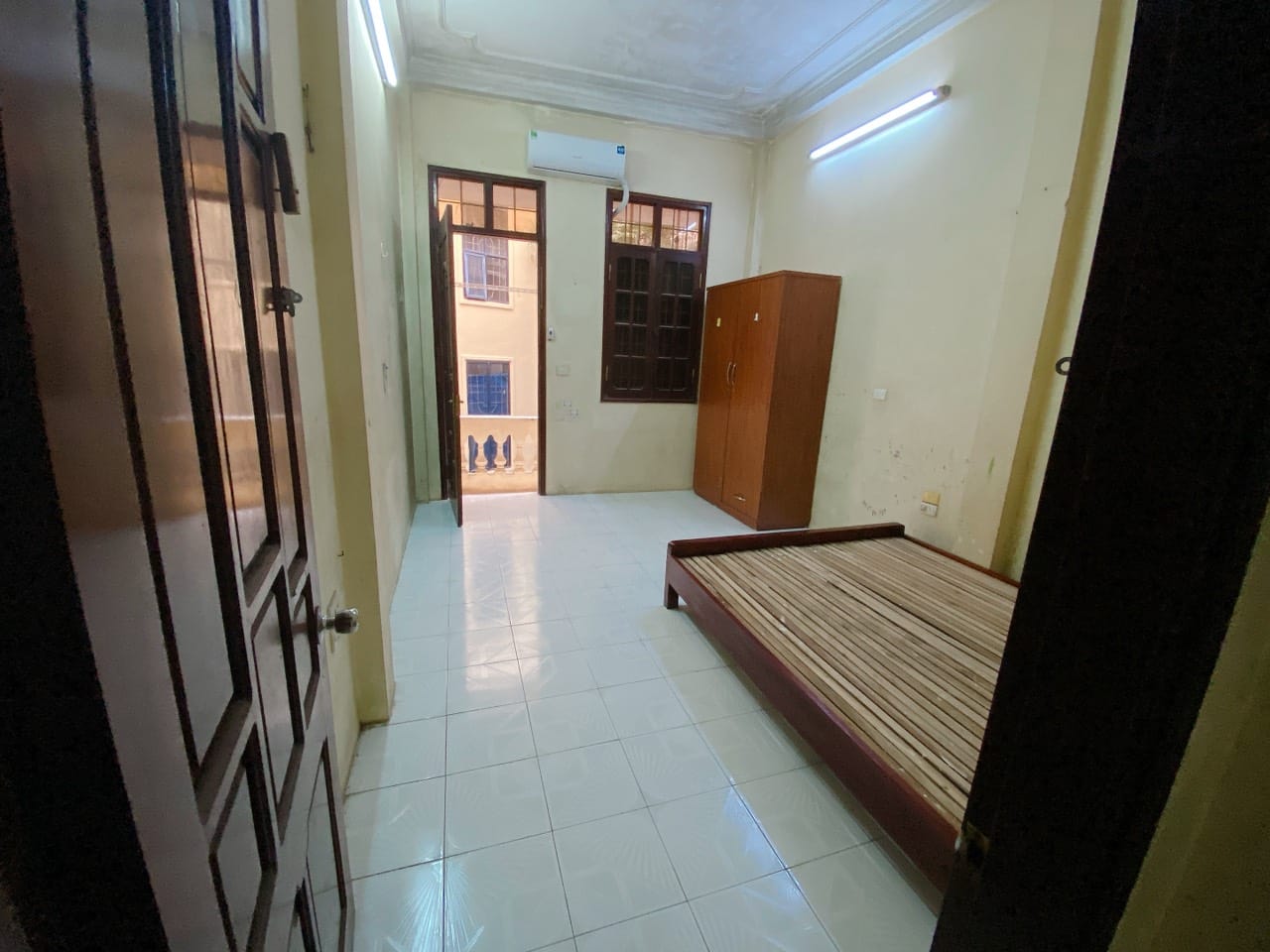 Cần bán gấp nhà ngõ 68 Cầu Giấy 38m2, 4T, giá tốt, 4.2 tỷ