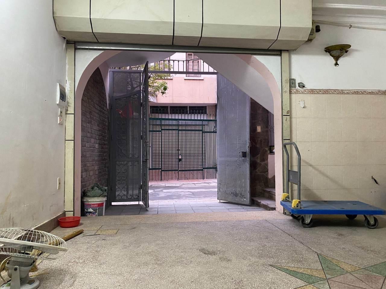 Bán nhà mặt ngõ 89 Lạc long quân-ngõ to ô tô tránh-ô tô vào nhà-mặt tiền rộng-ngõ thông-kinh doanh hoặc cho thuê văn phòng đỉnh