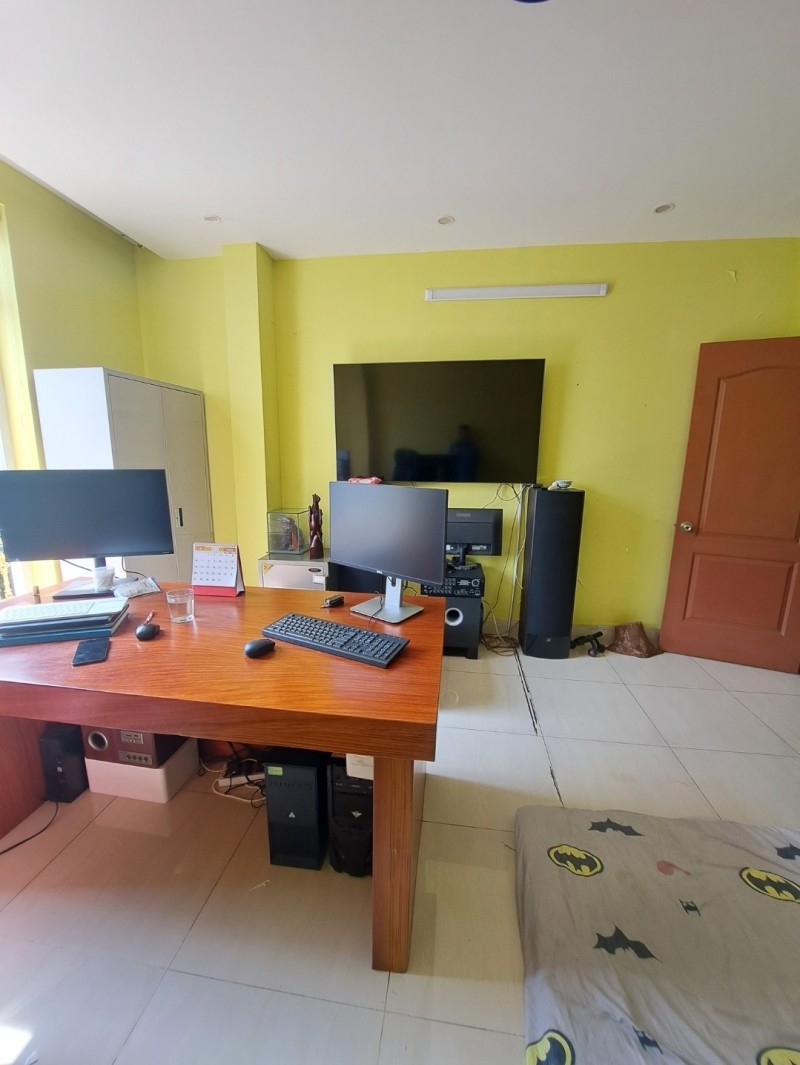 Nhà ngon Trần Quang Diệu, Quận 3, 65m2, 4 tầng, rất đẹp, hạ gấp 700 triệu!!