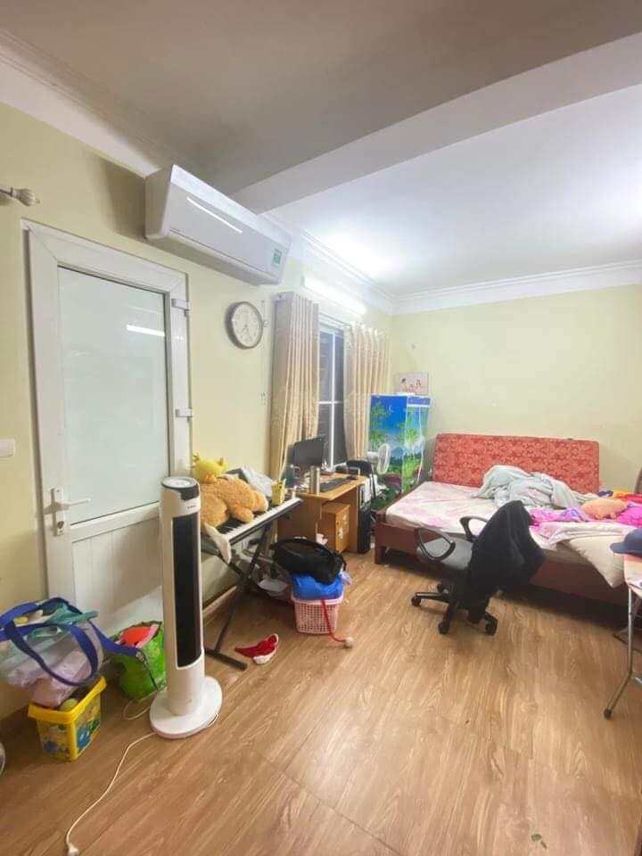 Ô TÔ ĐỖ CỬA - Ô TÔ TRÁNH 30M - HÀNG HIẾM PHỐ TRẦN BÌNH - HÀNG XÓM ĐẠI HỌC THƯƠNG MẠI - CÁCH MẶT PHỐ NGUYỄN HOÀNG, DƯƠNG KHUÊ 70M.