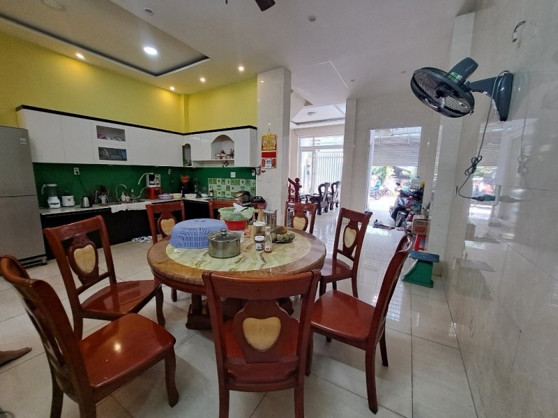 Chỉ 7 tỷ hơn, sở hữu nhà 4 Tầng, 5x13, sát Lê Văn Sỹ, Quận 3, chủ xoắn bán