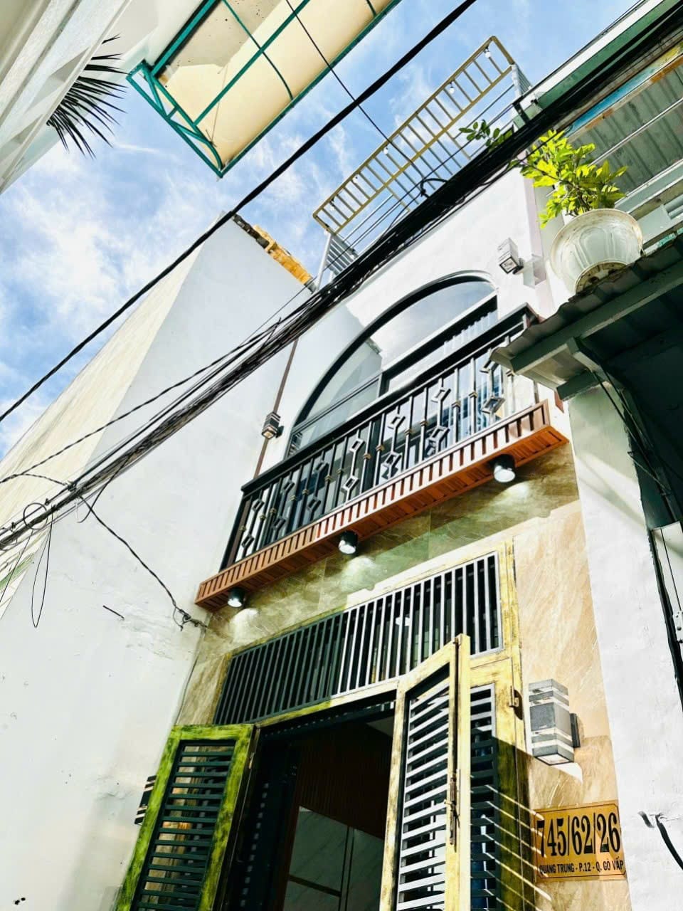 TRUNG TÂM GÒ VẤP-NHÀ MỚI KENG 3 TẦNG-SÁT MT-TẶNG NỘI THẤT XỊN MỊN-QUANG TRUNG-DT 30M2