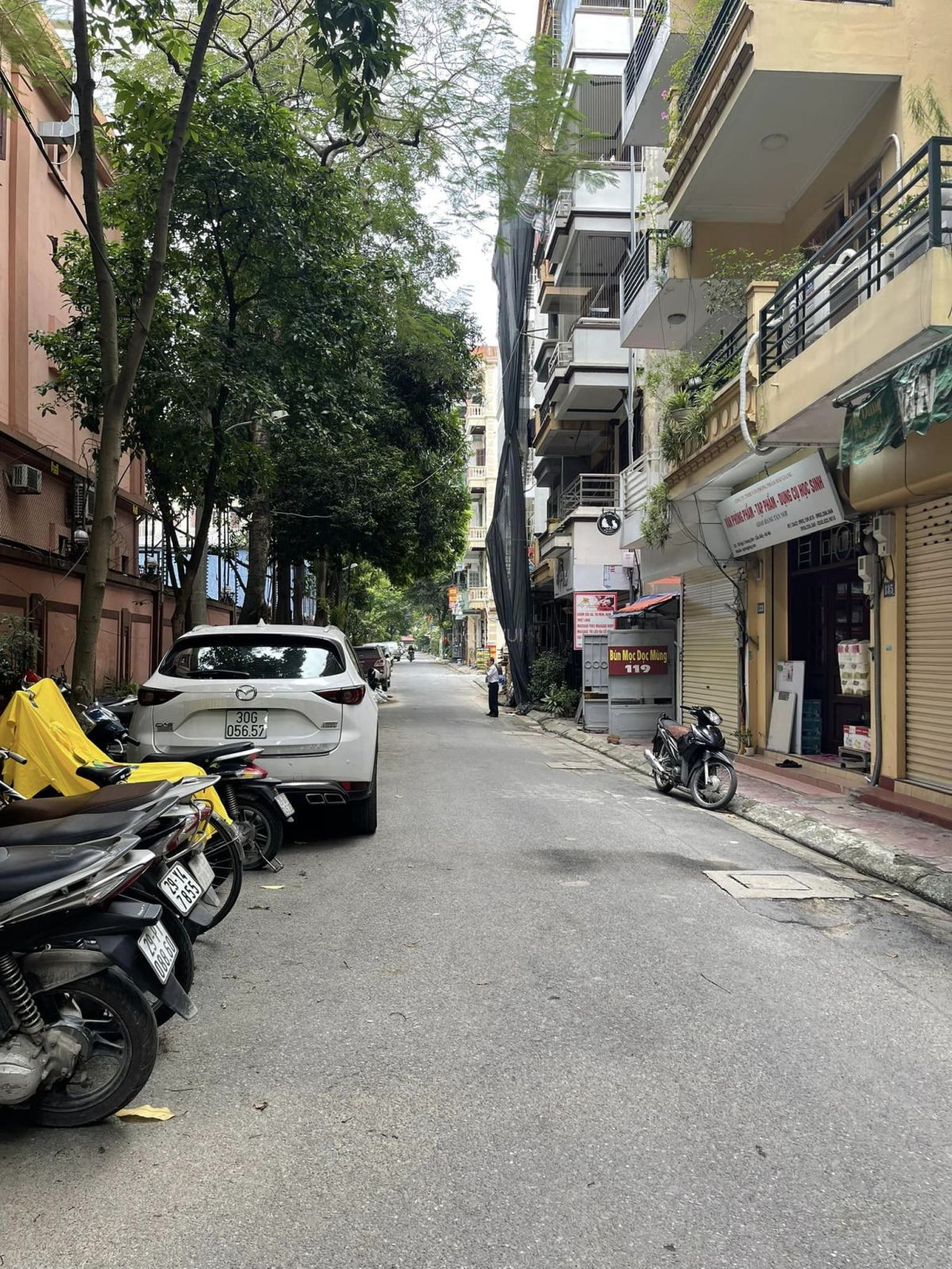 Bán nhà riêng đường Phạm Văn Đồng - oto vào nhà - dưới 10 tỷ - DT 65m2.