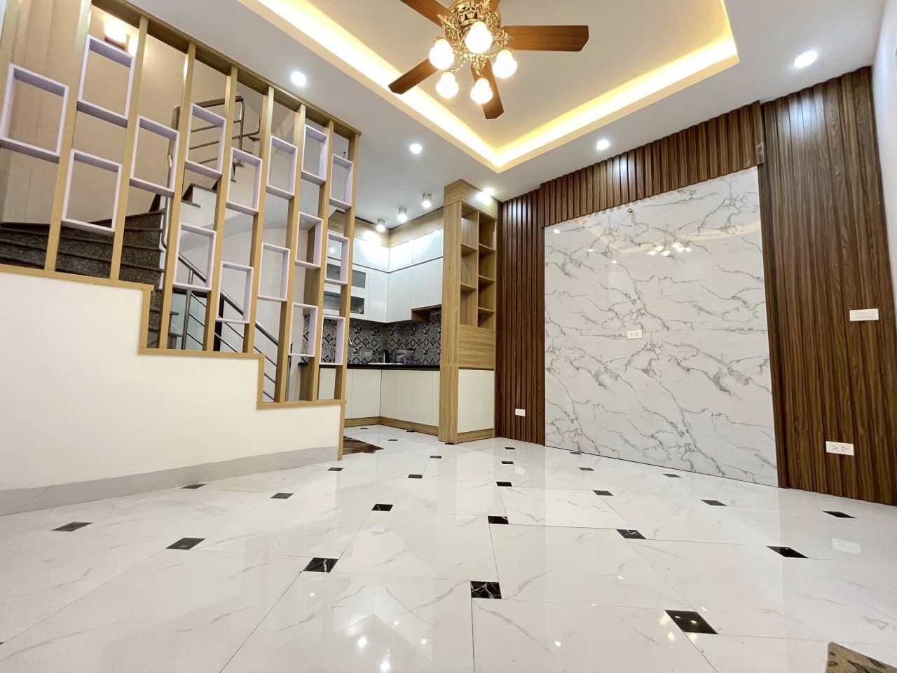 Bán nhà định công 36m2,mới,đẹp,ở luôn,giá 3,28tỷ