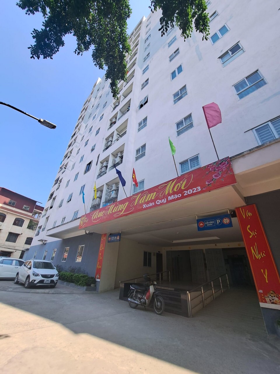 Bán căn chung cư C13 Quân Đội, ngõ 99 Định Công Hạ, Hoàng Mai, giá 2.05 tỷ. Lh 0982653333