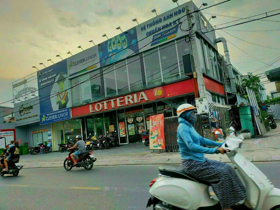 Bán nhà Siêu góc 3 mặt tiền Nguyễn văn Quá Q12 18.5 x 33 giá 66.5 tỷ