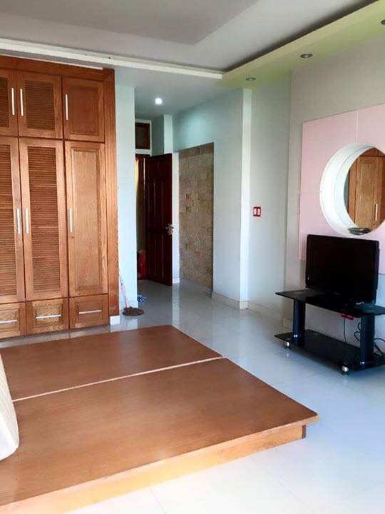 Cho thuê nhà đường Thành Thái. 8PN-8WC + 1MB. Full nội thất. Giá: 60 tr/th (TL)