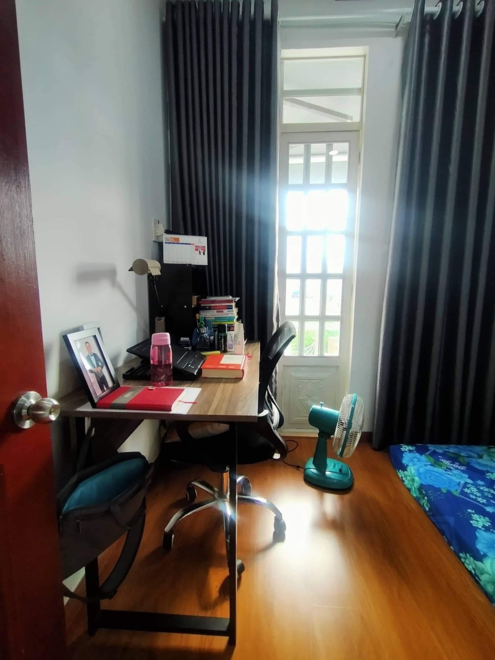 Bán gấp nhà Lạc Long Quân, Tân Bình, 3 tầng, chỉ nhỉnh 1 tỷ nhỉnh