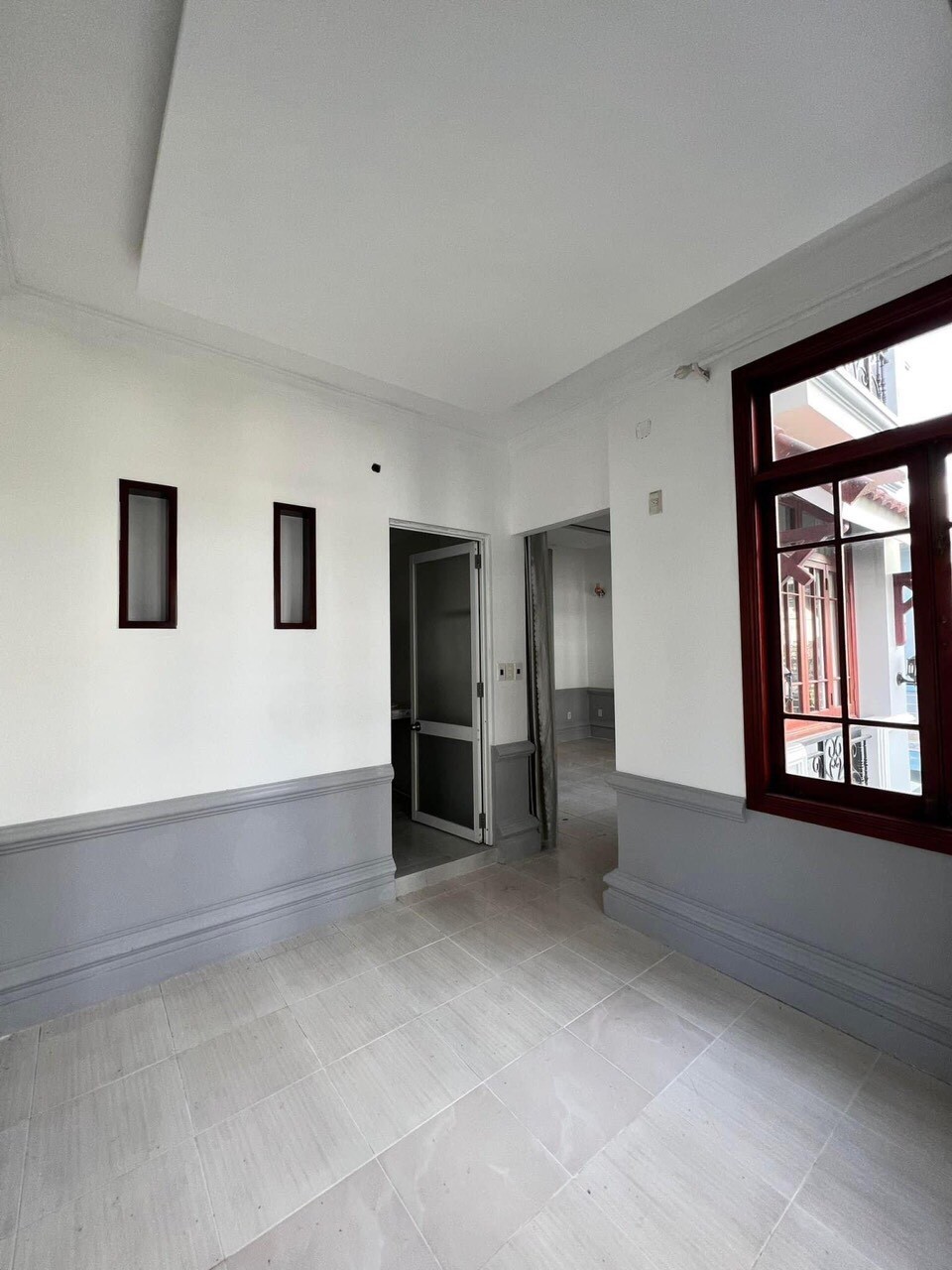 Bán nhà Mặt tiền đường Đặng Tử Kính, Quận Hải Châu, Nhà 4 tầng, DT 94 m2, Gần Trung tâm HC Đà Nẵng. Đường Ô tô đậu. Chỉ