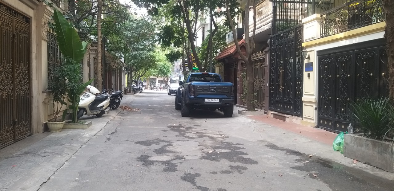 PHÂN LÔ PHỐ THÁI HÀ DT54m2- MẶT TIỀN ĐẸP + VỈA HÈ KINH DOANH