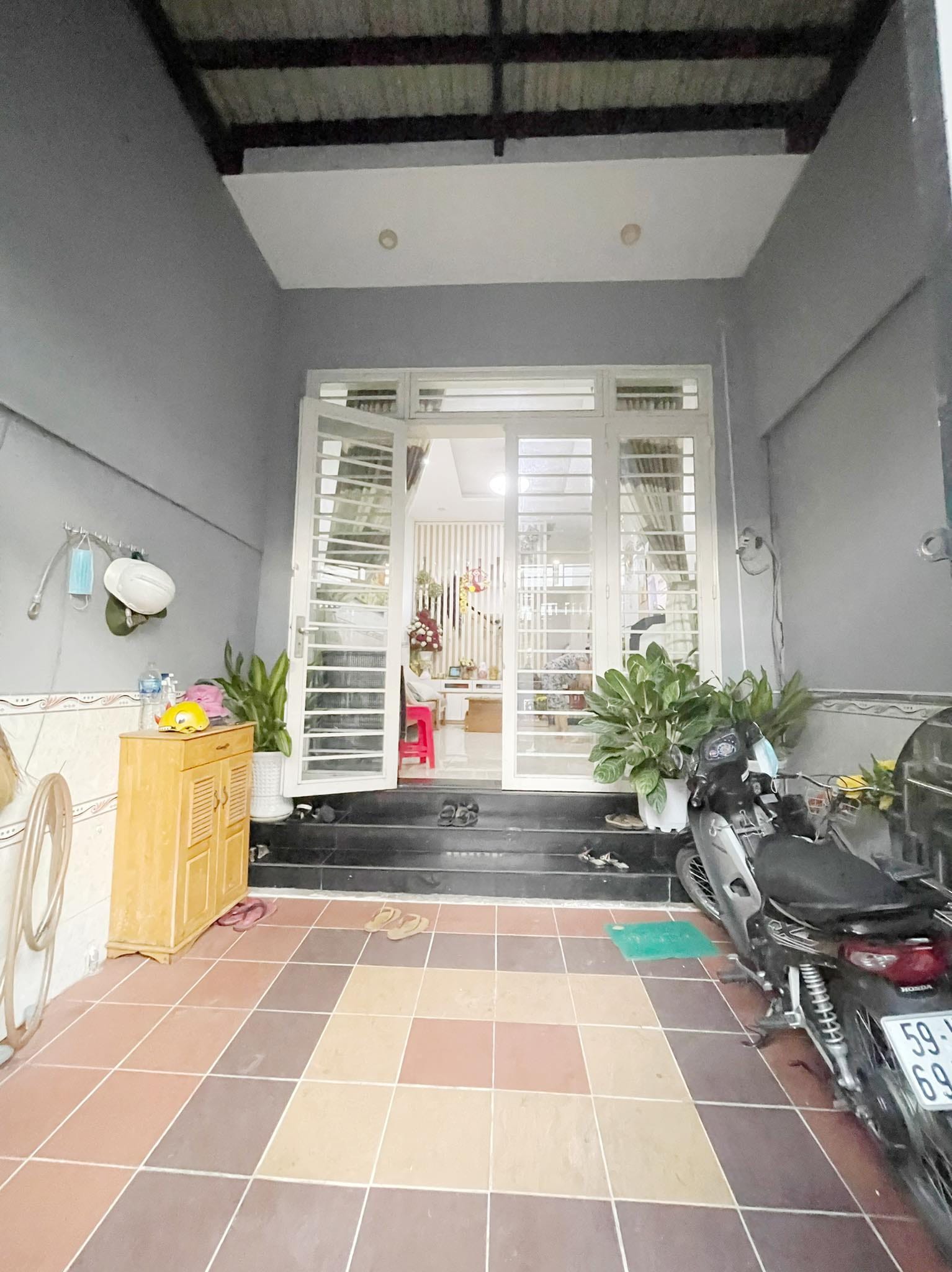 GẤP BÁN ĐI ĐỊNH CƯ - HXH DƯƠNG QUẢNG HÀM - 59M2 - 3TẦNG - SÁT EMART - CHỈ 5.6 TỶ