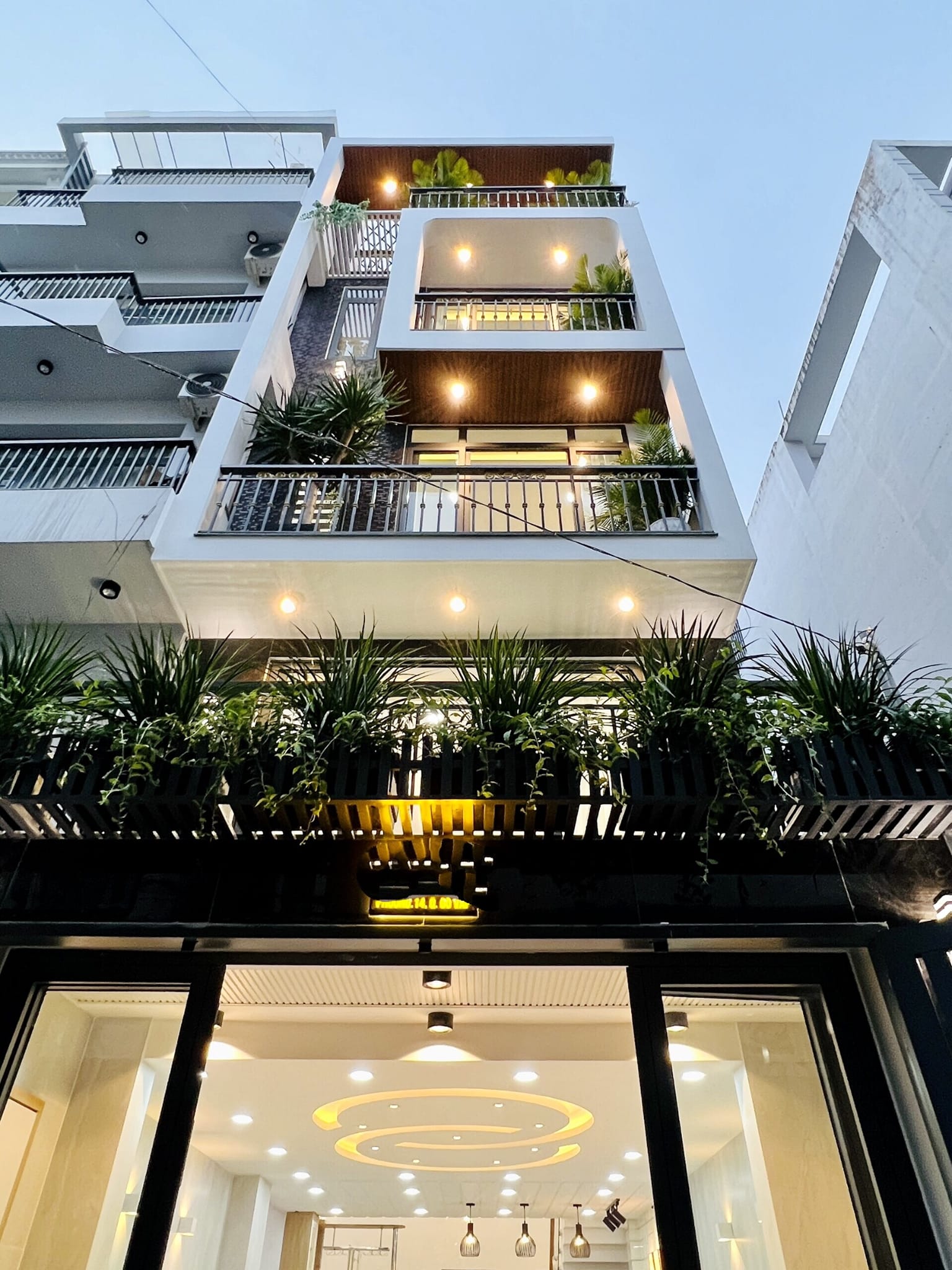 TRUNG TÂM GÒ VẤP - 60M2 - XE HƠI NGỦ TRONG NHÀ - NỘI THẤT SUPER VIP - GIÁ 9 TỶ