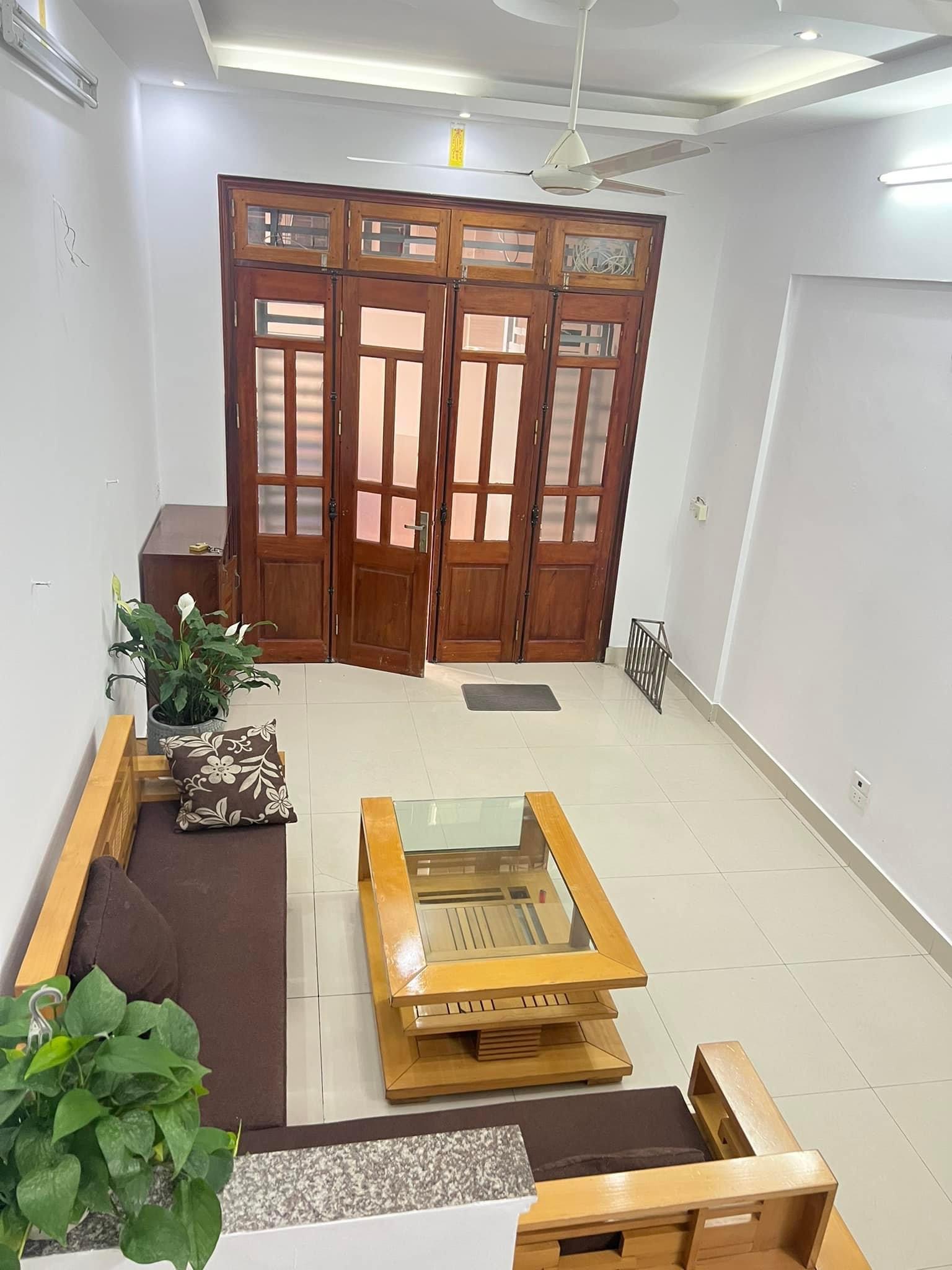 Bán nhà ở Mai Dịch, Cầu Giấy, nhiều tiện ích.