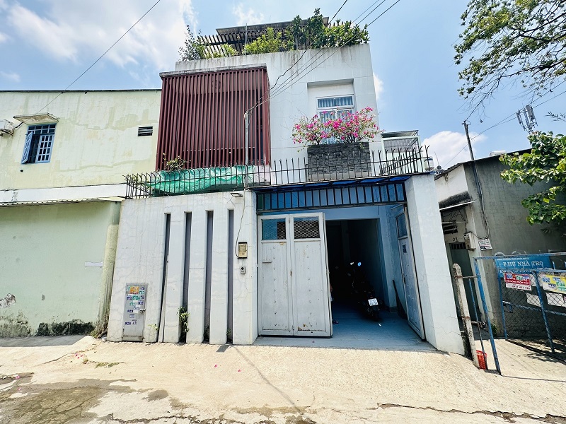 BÁN TRẢ NỢ NHÀ 7X20 - 3 TẦNG - 6PN RỘNG RÃI - NHÀ XÂY KIÊN CỐ - ĐÌNH PHONG PHÚ