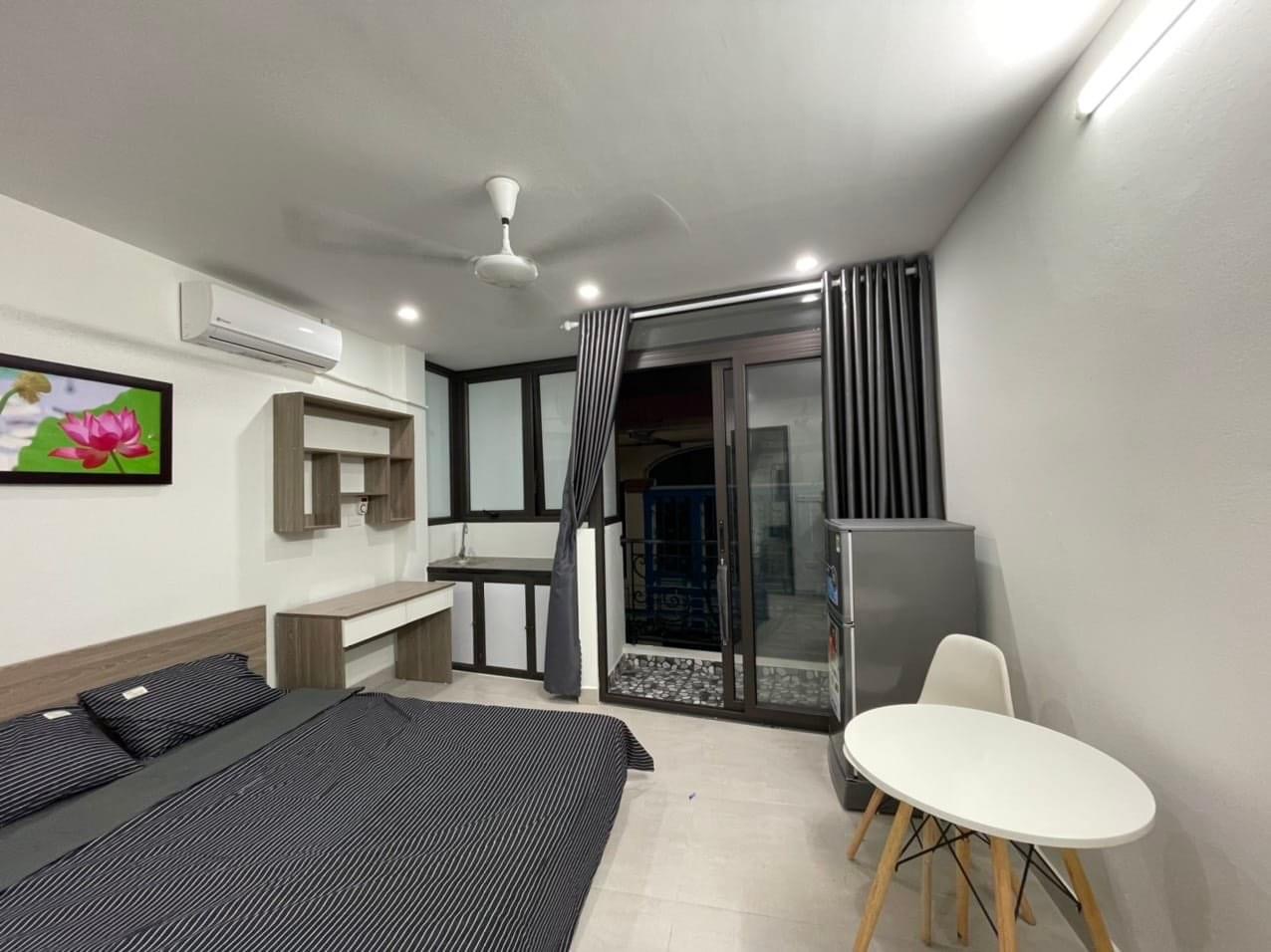 VÍP SANG XỊN MỊN CẦU GIẤY 80m2, 6 tầng, mặt tiền 8m, Giá 16 tỷ, GẦN PHỐ DÂN TRÍ CAO, GIAO THÔNG THUẬN TIỆN, KHÔNG KHÍ XANH SẠCH ĐẸP.