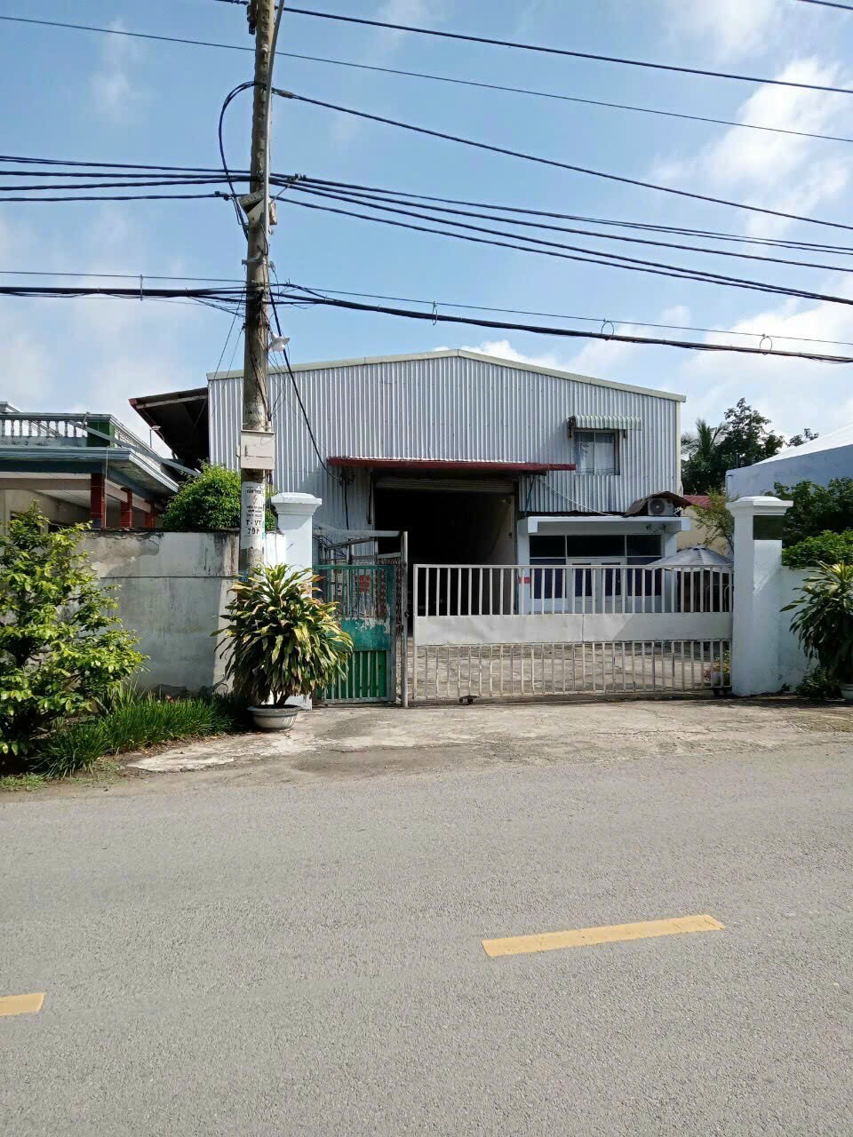Cho thuê dài hạn kho xưởng mặt tiền đường tại xã Bình Lợi, huyện Bình Chánh, TP.HCM