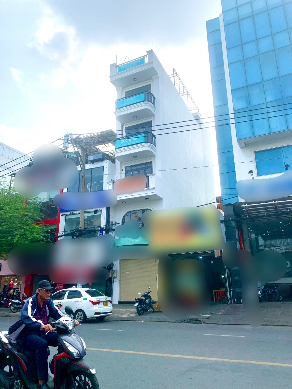 Cho thuê nhà MT Nguyễn Gia Trí khu KD sầm uất bậc nhất BT. Nhà có thang máy. Giá: 125 tr/th (TL)