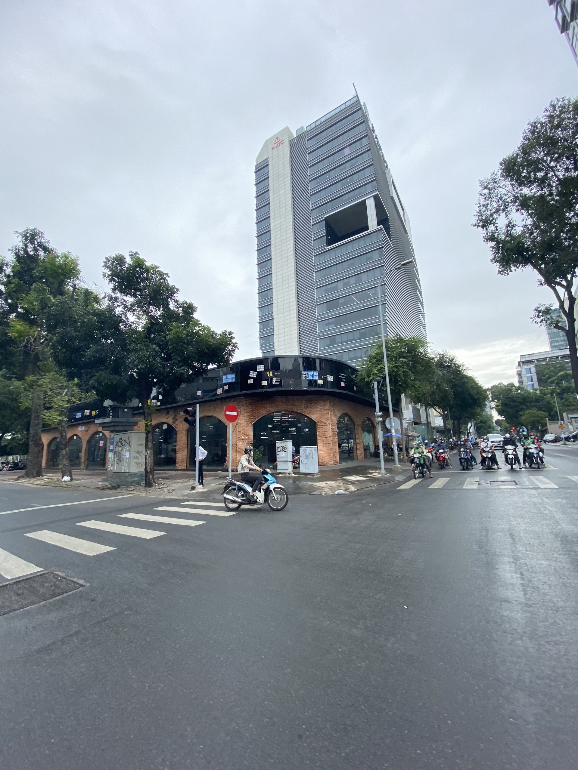 Bay Nhanh Nhà Ở Ba Vân Q,tân Bình 7X12M 1 Trệt , 1 Lầu Trống Suốt Giá: 45Triệu/tháng