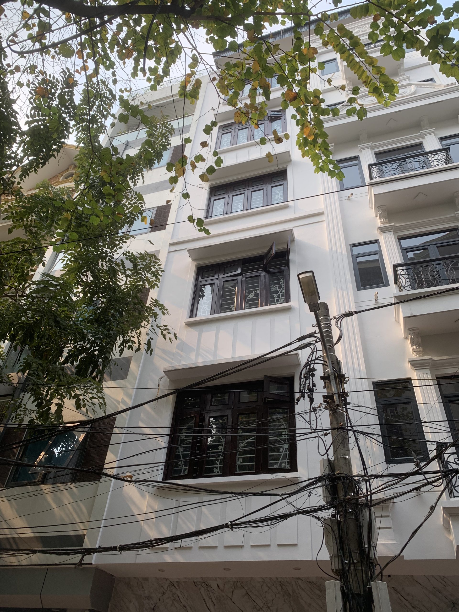 phố Nguyễn khả trạc DT56m2 7 Tầng Mặt Tiền 4,3m Giá 22.9 tỷ Cầu Giấy SIÊU ĐẸP – Ô TÔ TRÁNH – VỈA HÈ – KINH DOANH – GIÁ CỰC NGON – NGÕ TO VÍP NHẤT TRUNG KÍNH